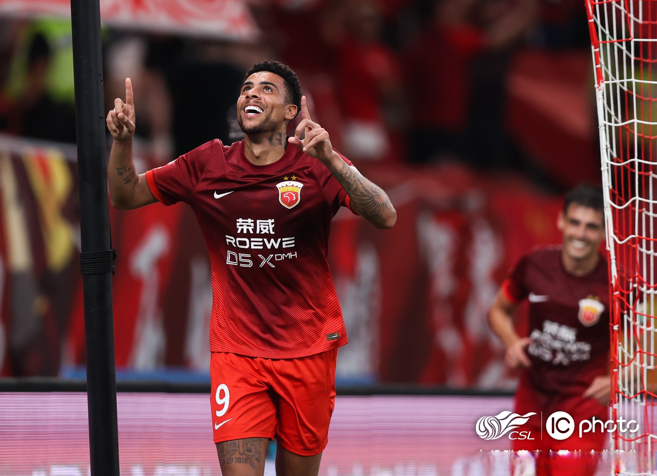 包含巴西足球联赛名将荟萃开创虎视眈眈之战的词条