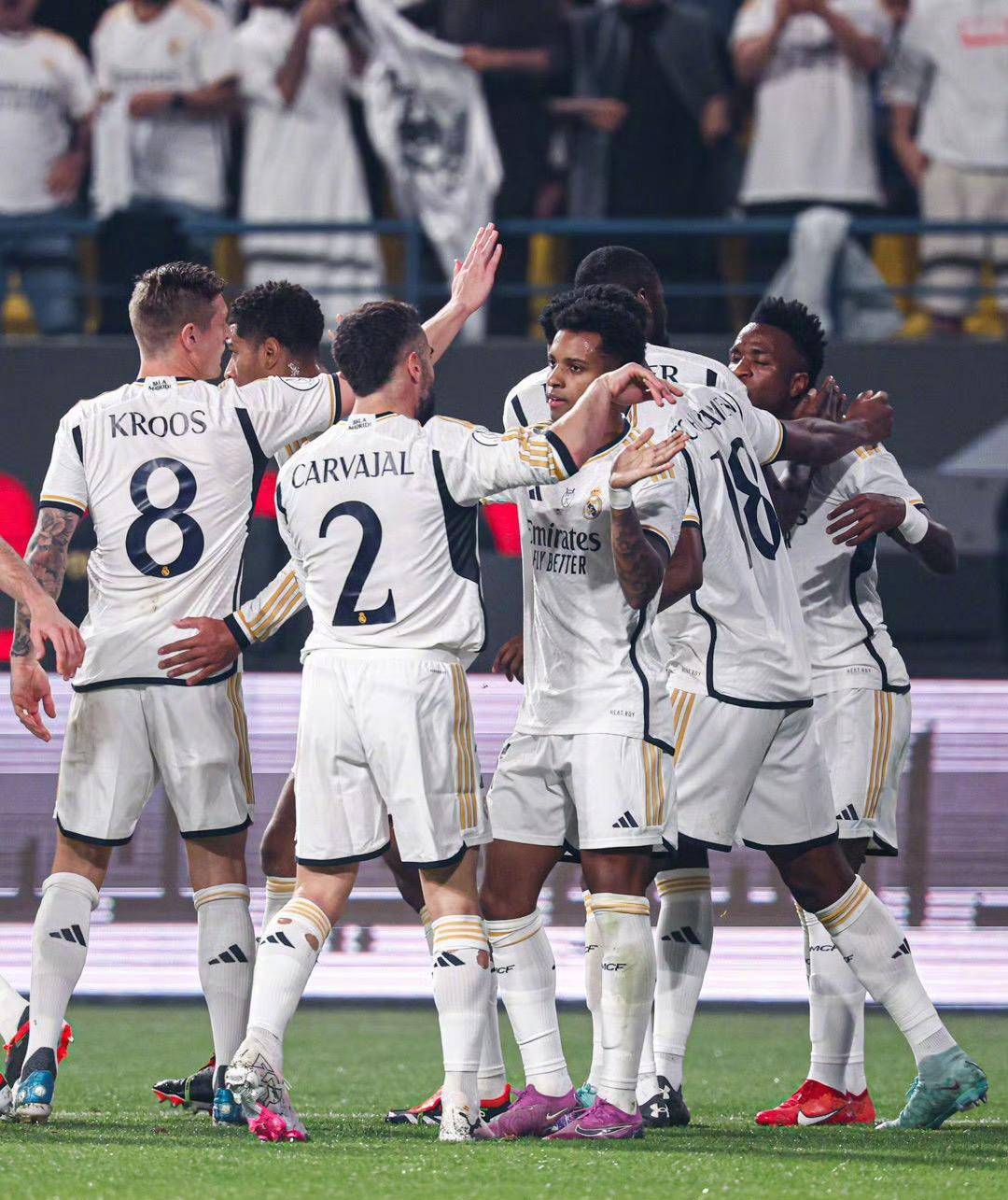 皇家马德里成功淘汰曼联,将在下一轮对阵巴黎(1516赛季西甲三十一轮皇家马德里对战巴塞罗那高清) 皇家马德里成功淘汰曼联,将在下一轮对阵巴黎(1516赛季西甲三十一轮皇家马德里对战巴塞罗那高清)